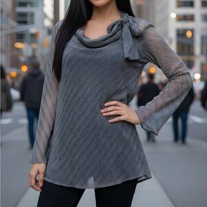 List Boutique Herringbone pussybow sheer top - S‎